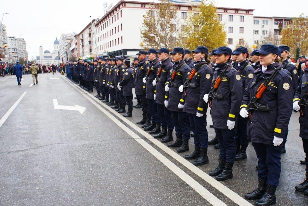 Elevii SNPAP prezenți la defilările dedicate zilei de 1 decembrie